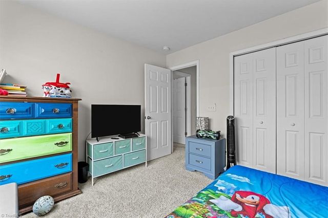 3033 Renaissance Parkway, Jamestown, NC 27282
