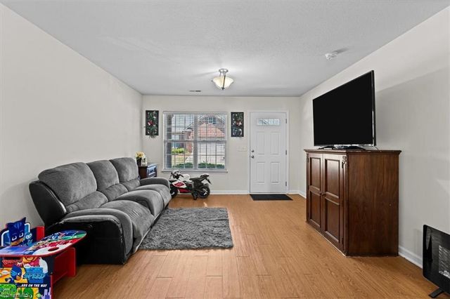 3033 Renaissance Parkway, Jamestown, NC 27282