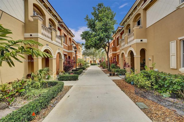 8956 SW 18th St 1106, Miramar, FL 33025
