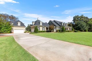 1017 Chattahoochee Dr, Bonaire, GA 31005