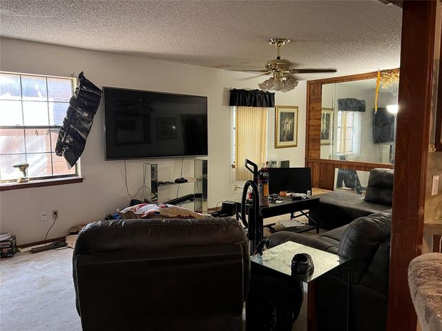 325 Cherryvale Road, Edmond, OK 73003