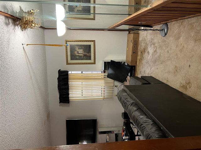 325 Cherryvale Road, Edmond, OK 73003