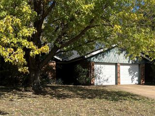 325 Cherryvale Road, Edmond, OK 73003