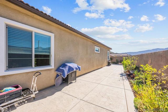 11885 Discovery Ct, Corona, CA 92883