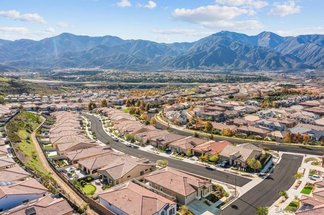 11885 Discovery Ct, Corona, CA 92883