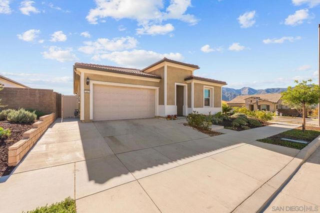 11885 Discovery Ct, Corona, CA 92883