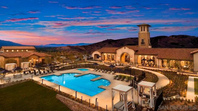 11885 Discovery Ct, Corona, CA 92883