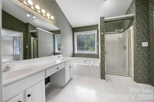 11343 Fox Hill Drive, Charlotte, NC 28269