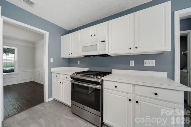 11343 Fox Hill Drive, Charlotte, NC 28269