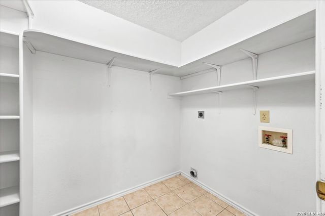 9206 Dancove Dr, San Antonio, TX 78250