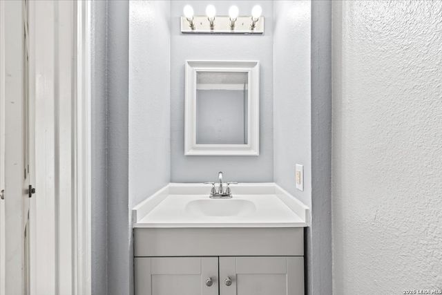 9206 Dancove Dr, San Antonio, TX 78250