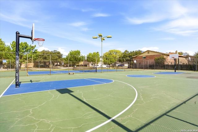 9206 Dancove Dr, San Antonio, TX 78250