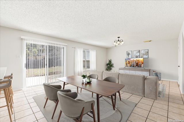 9206 Dancove Dr, San Antonio, TX 78250