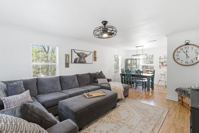 1205 Comanche Cove Drive, Granbury, TX 76048