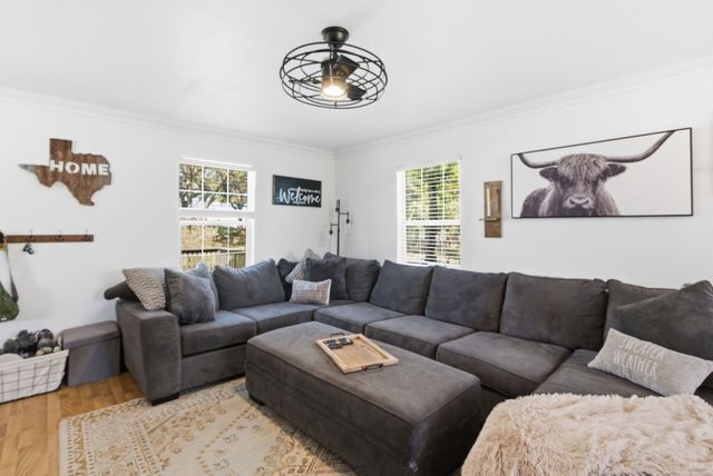 1205 Comanche Cove Drive, Granbury, TX 76048