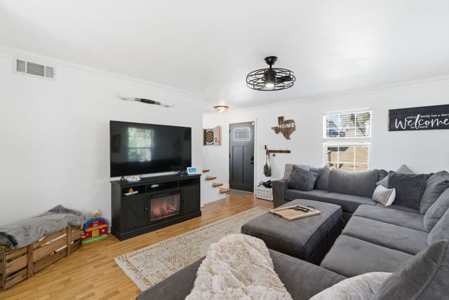 1205 Comanche Cove Drive, Granbury, TX 76048