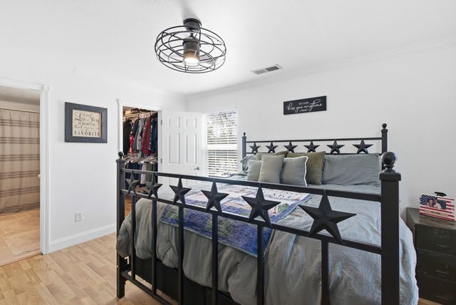 1205 Comanche Cove Drive, Granbury, TX 76048