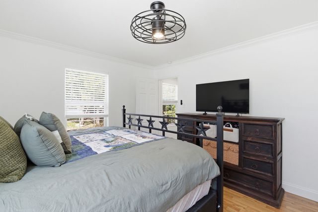 1205 Comanche Cove Drive, Granbury, TX 76048