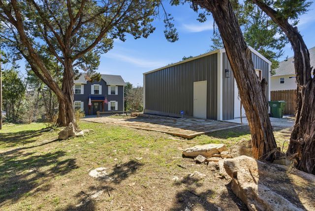 1205 Comanche Cove Drive, Granbury, TX 76048