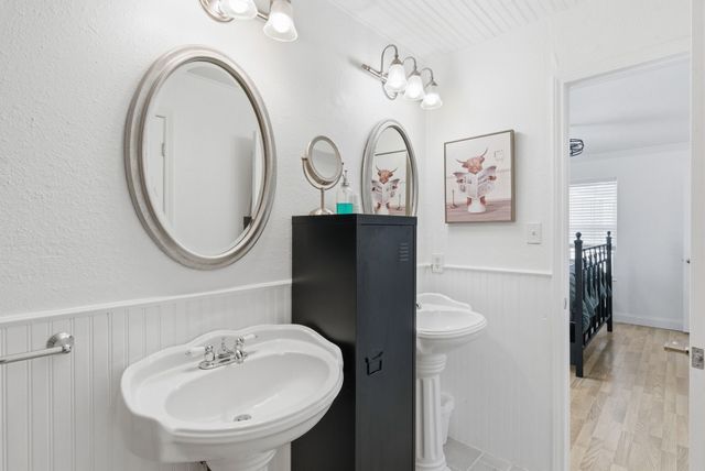 1205 Comanche Cove Drive, Granbury, TX 76048