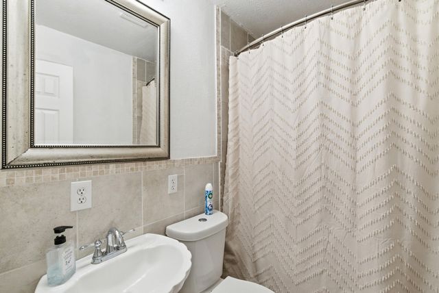 1205 Comanche Cove Drive, Granbury, TX 76048