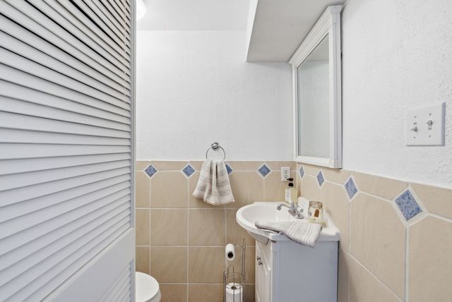 1205 Comanche Cove Drive, Granbury, TX 76048