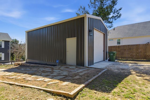 1205 Comanche Cove Drive, Granbury, TX 76048