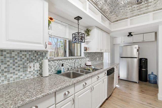 1205 Comanche Cove Drive, Granbury, TX 76048