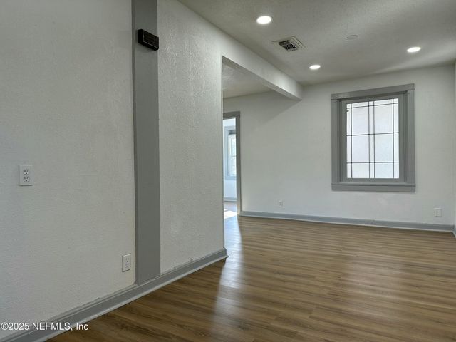 1717 LINDSEY Road, Jacksonville, FL 32221