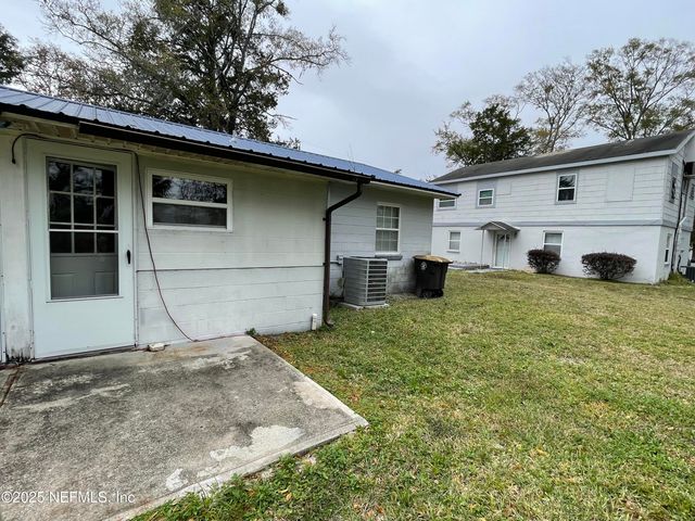 1717 LINDSEY Road, Jacksonville, FL 32221