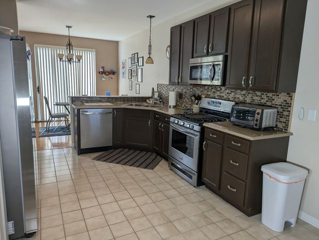 39811 N Long Drive 2, Antioch, IL 60002