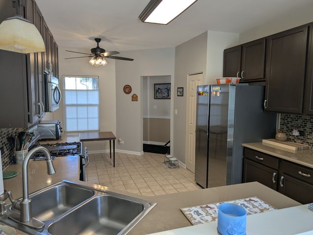 39811 N Long Drive 2, Antioch, IL 60002