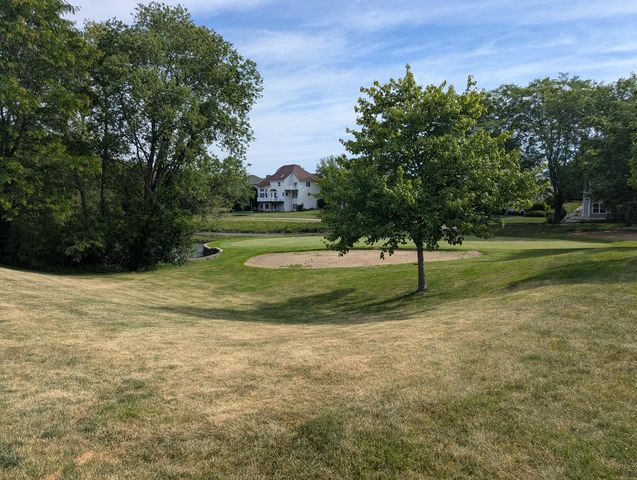 39811 N Long Drive 2, Antioch, IL 60002