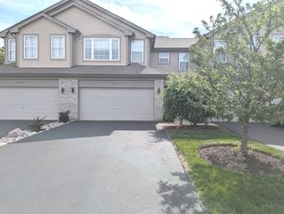 39811 N Long Drive 2, Antioch, IL 60002