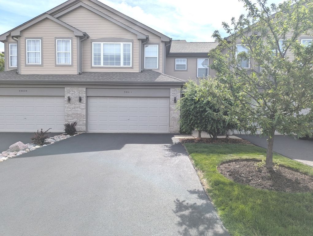 39811 N Long Drive 2, Antioch, IL 60002