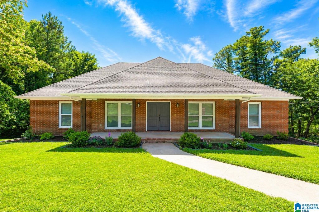 135 KINGSLEY ROAD, Alabaster, AL 35007
