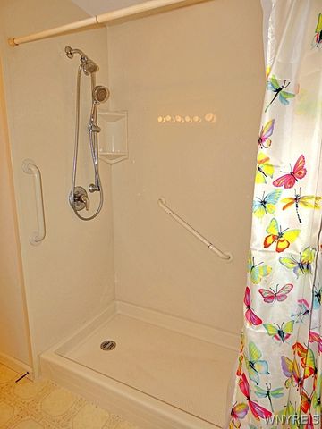 19 Crownview, Hamburg, NY 14075