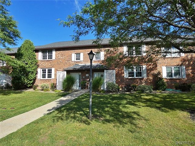 19 Crownview, Hamburg, NY 14075