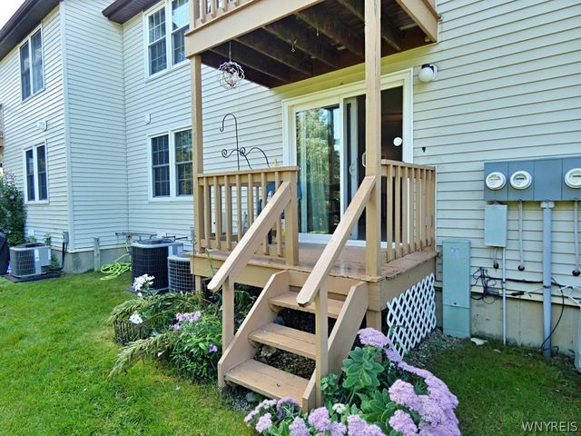 19 Crownview, Hamburg, NY 14075