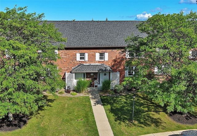 19 Crownview, Hamburg, NY 14075