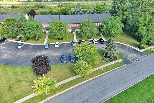 19 Crownview, Hamburg, NY 14075