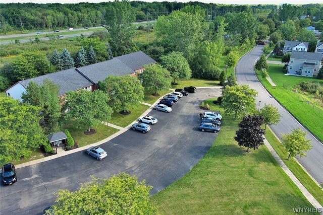 19 Crownview, Hamburg, NY 14075