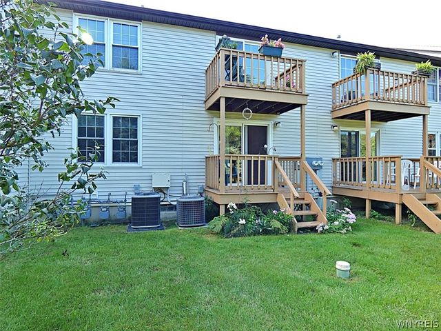 19 Crownview, Hamburg, NY 14075