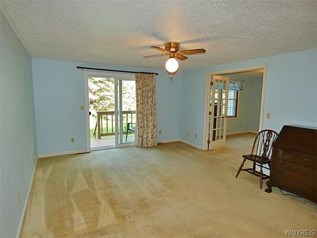 19 Crownview, Hamburg, NY 14075