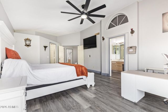 1575 S PENNINGTON Drive, Chandler, AZ 85286