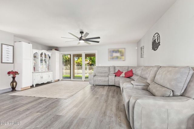 1575 S PENNINGTON Drive, Chandler, AZ 85286