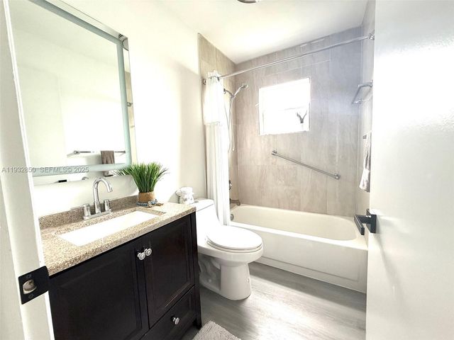 521 Normandy K 521, Delray Beach, FL 33484