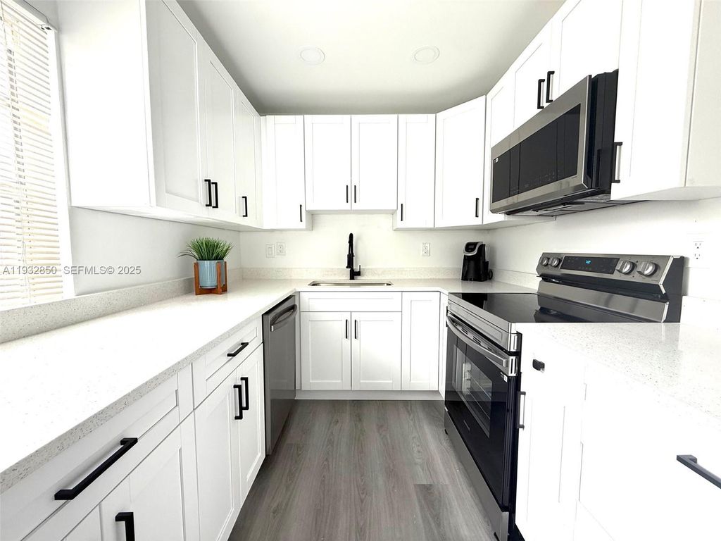 521 Normandy K 521, Delray Beach, FL 33484