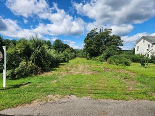 83 River Road, Willington, CT 06279
