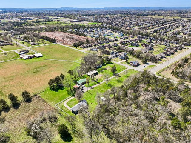 2992 Emery Rd, Murfreesboro, TN 37130